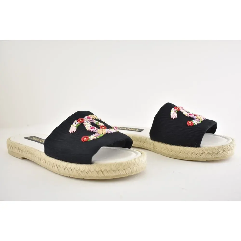 Chanel 25S Black Canvas Floral Crochet CC Logo Slide Sandal Espadrille Flat 41